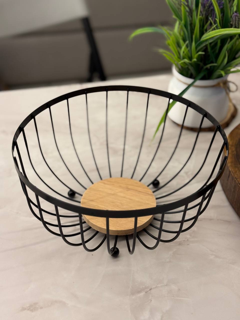 Matte Metal Fruit &amp; Pastry Serving Plate – Rust-Resistant