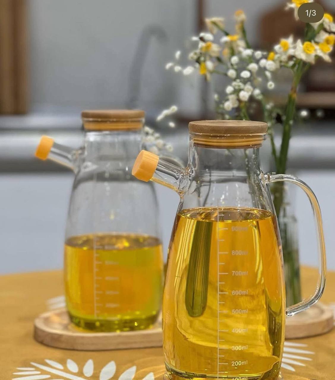 Glass Oil Dispenser with Bamboo Lid & Silicone Seal – 1 Litre