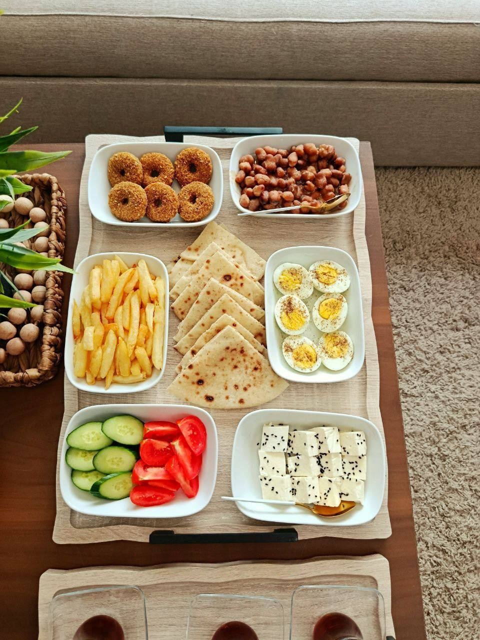 Elegant Wooden Serving Tray – Romantic Breakfast & Coffee Moment Design