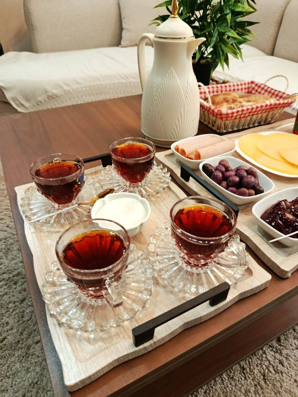 Elegant Wooden Serving Tray – Romantic Breakfast & Coffee Moment Design